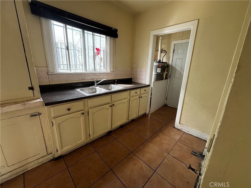 6325 S Figueroa Street - Photo 11