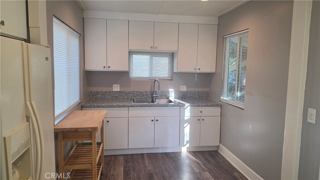 5620 Elmer Avenue - Photo 2