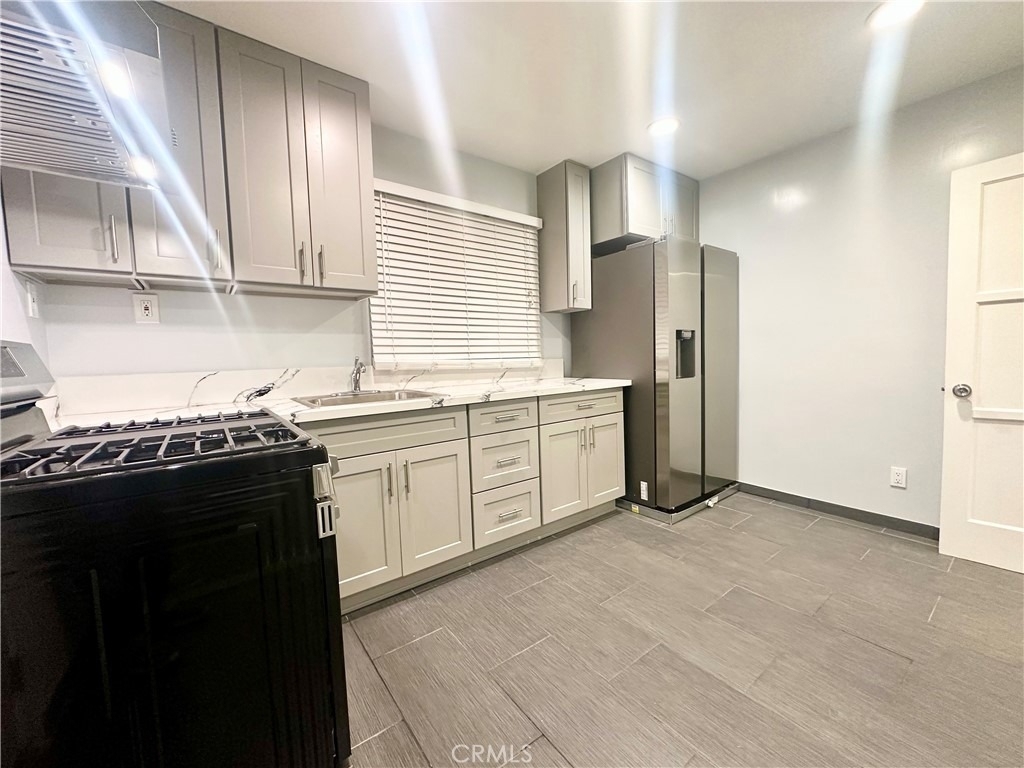 15746 1/2 Magnolia Boulevard - Photo 1