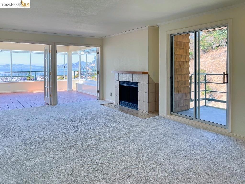 1301 Quarry Ct - Photo 2