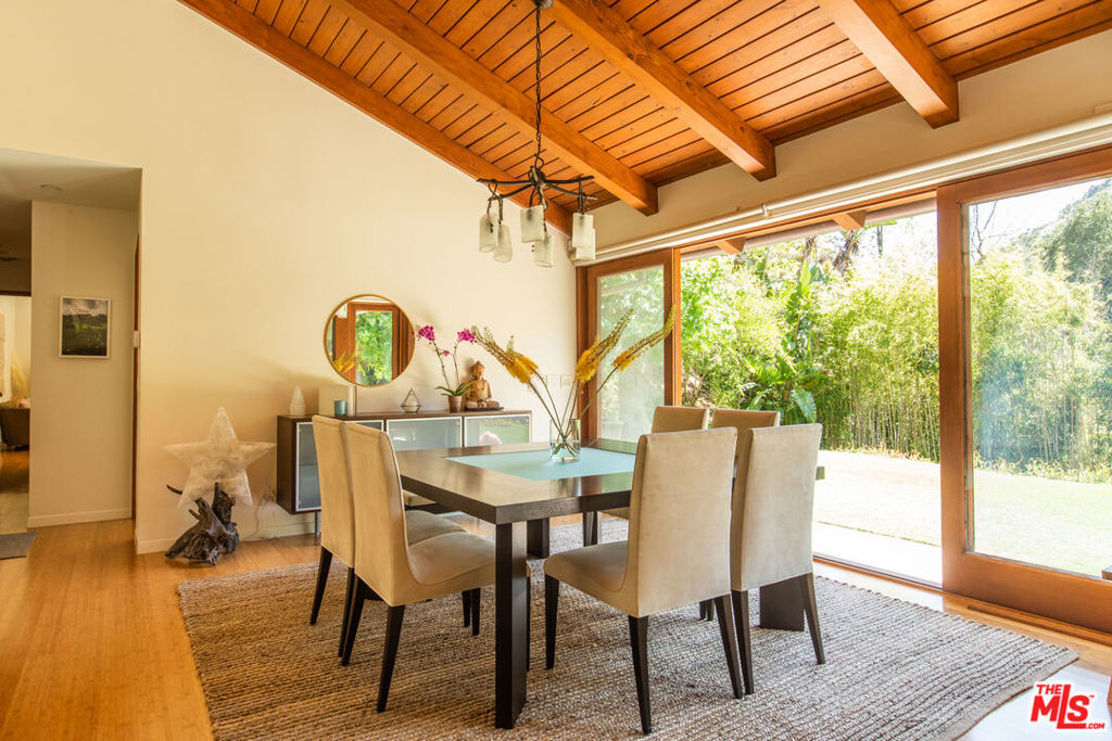 3626 Mandeville Canyon Road - Photo 5