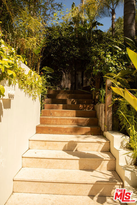 3626 Mandeville Canyon Road - Photo 53