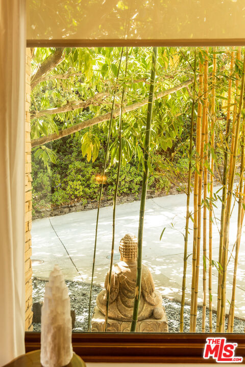 3626 Mandeville Canyon Road - Photo 8