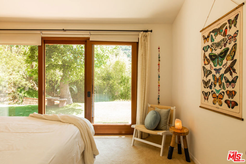 3626 Mandeville Canyon Road - Photo 33