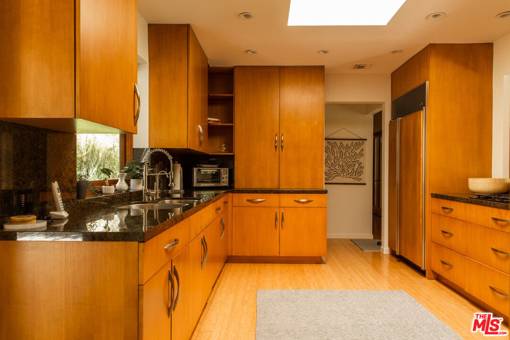 3626 Mandeville Canyon Road - Photo 15