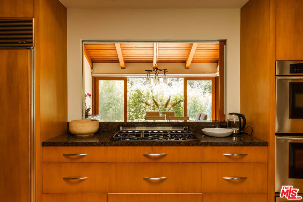 3626 Mandeville Canyon Road - Photo 14