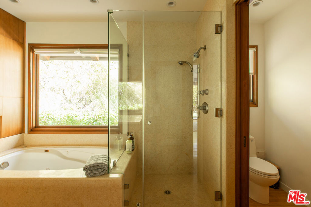 3626 Mandeville Canyon Road - Photo 27