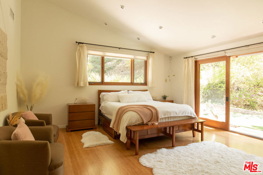 3626 Mandeville Canyon Road - Photo 20