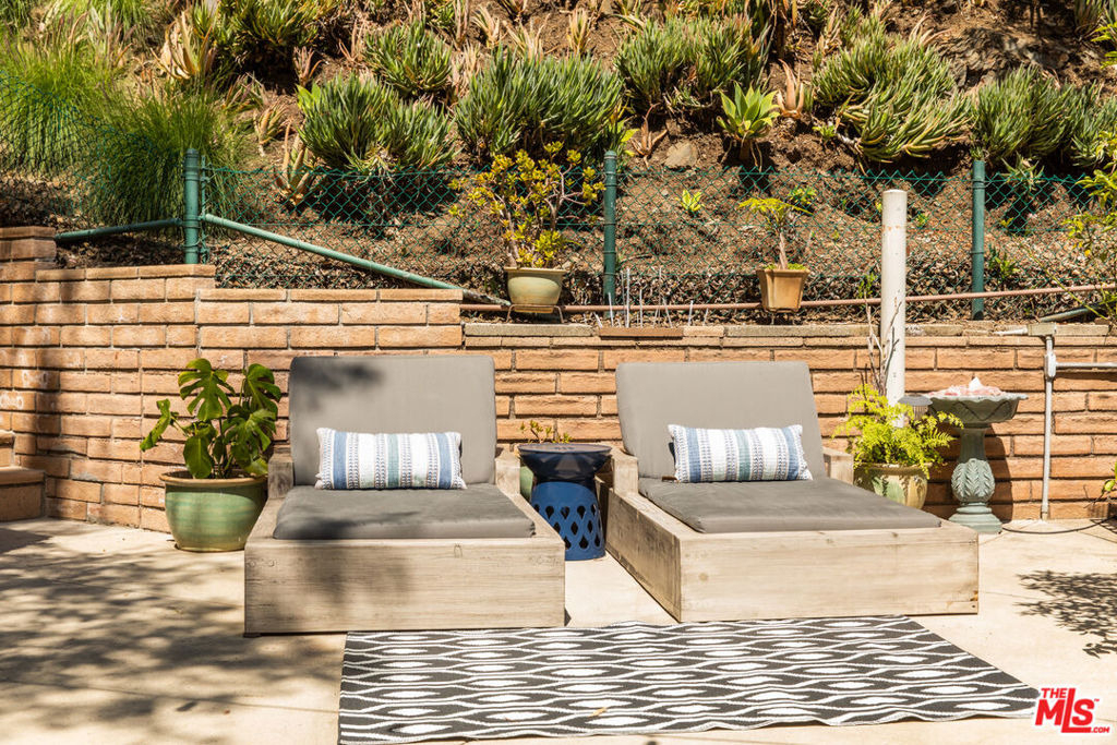 3626 Mandeville Canyon Road - Photo 45