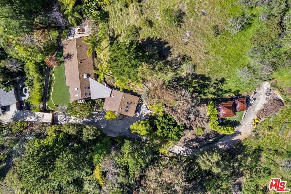 3626 Mandeville Canyon Road - Photo 67