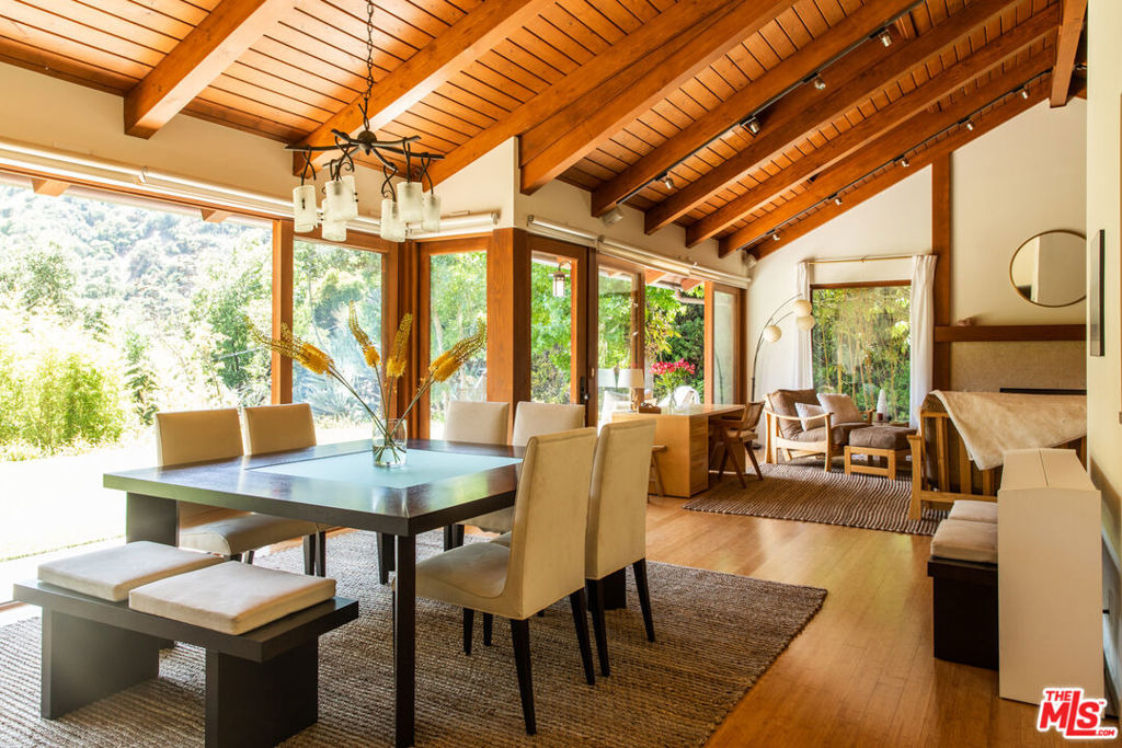 3626 Mandeville Canyon Road - Photo 13