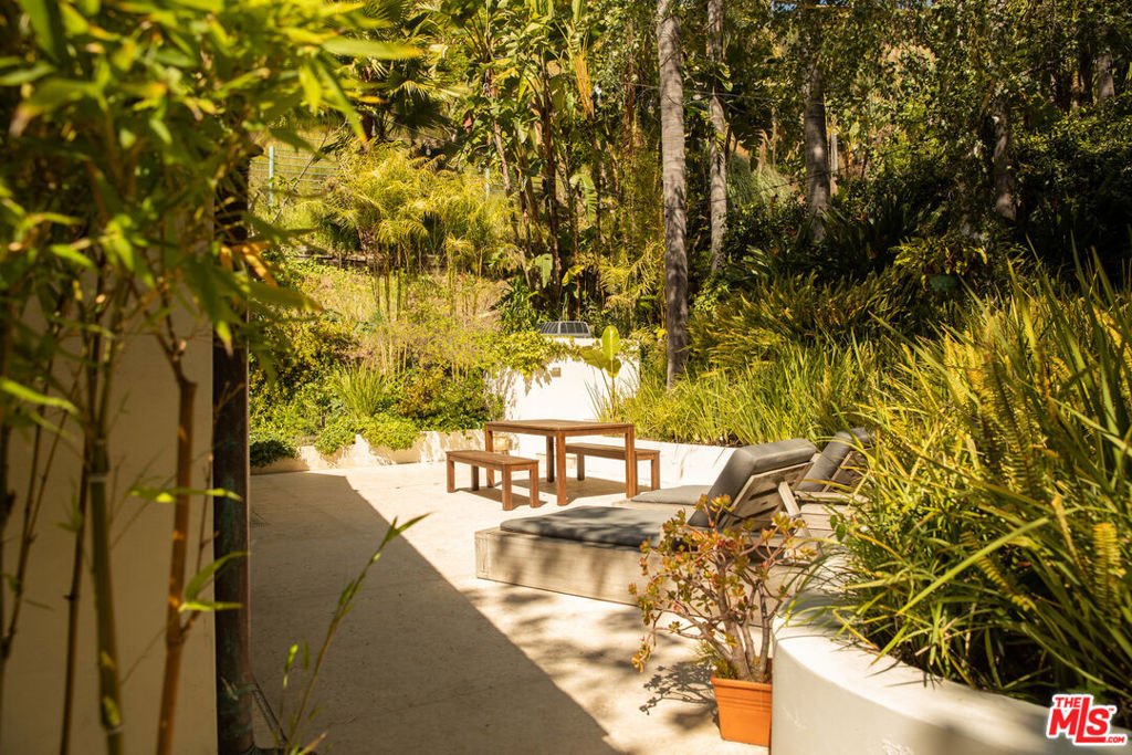 3626 Mandeville Canyon Road - Photo 51