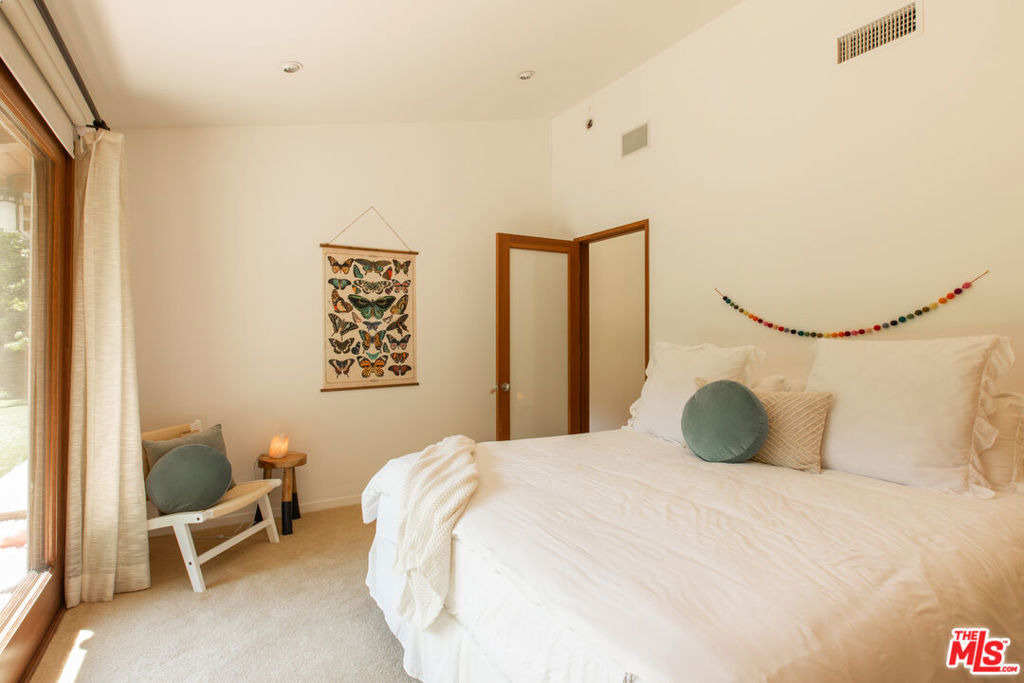 3626 Mandeville Canyon Road - Photo 31
