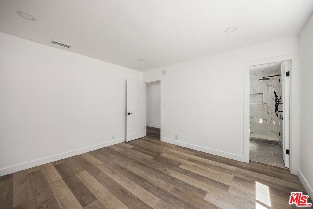 733 N Hayworth Avenue - Photo 30