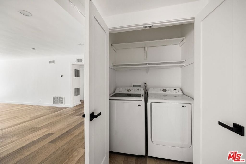 733 N Hayworth Avenue - Photo 4