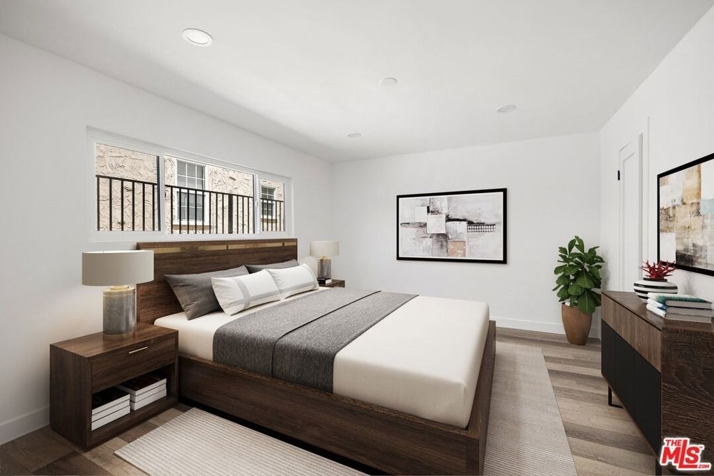 733 N Hayworth Avenue - Photo 24