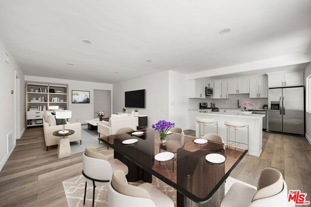 733 N Hayworth Avenue - Photo 8