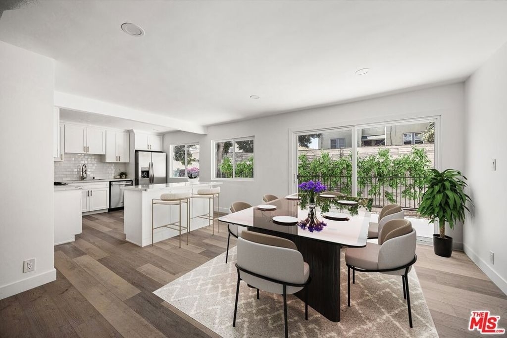 733 N Hayworth Avenue - Photo 6
