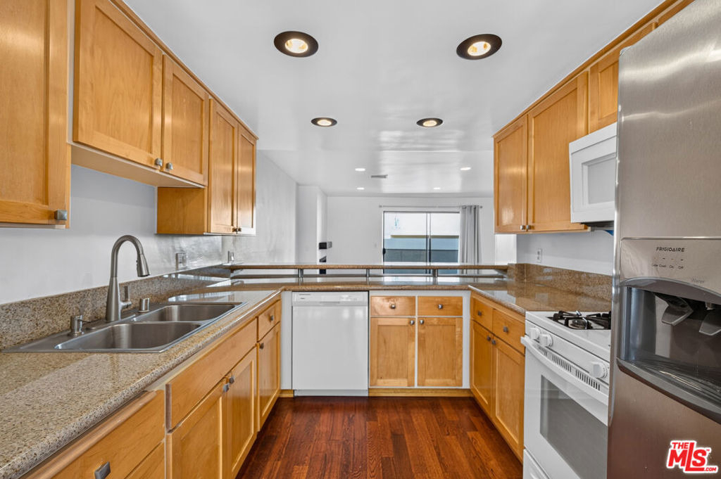 2519 Kansas Avenue - Photo 11