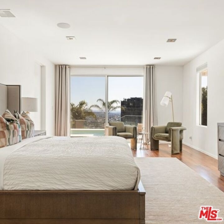 8954 St Ives Drive - Photo 13