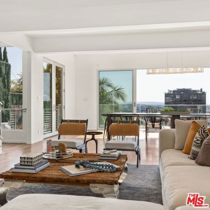 8954 St Ives Drive - Photo 4