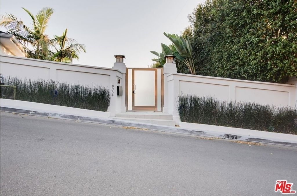 8954 St Ives Drive - Photo 37