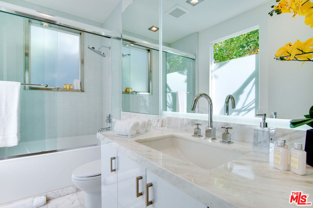 8954 St Ives Drive - Photo 22