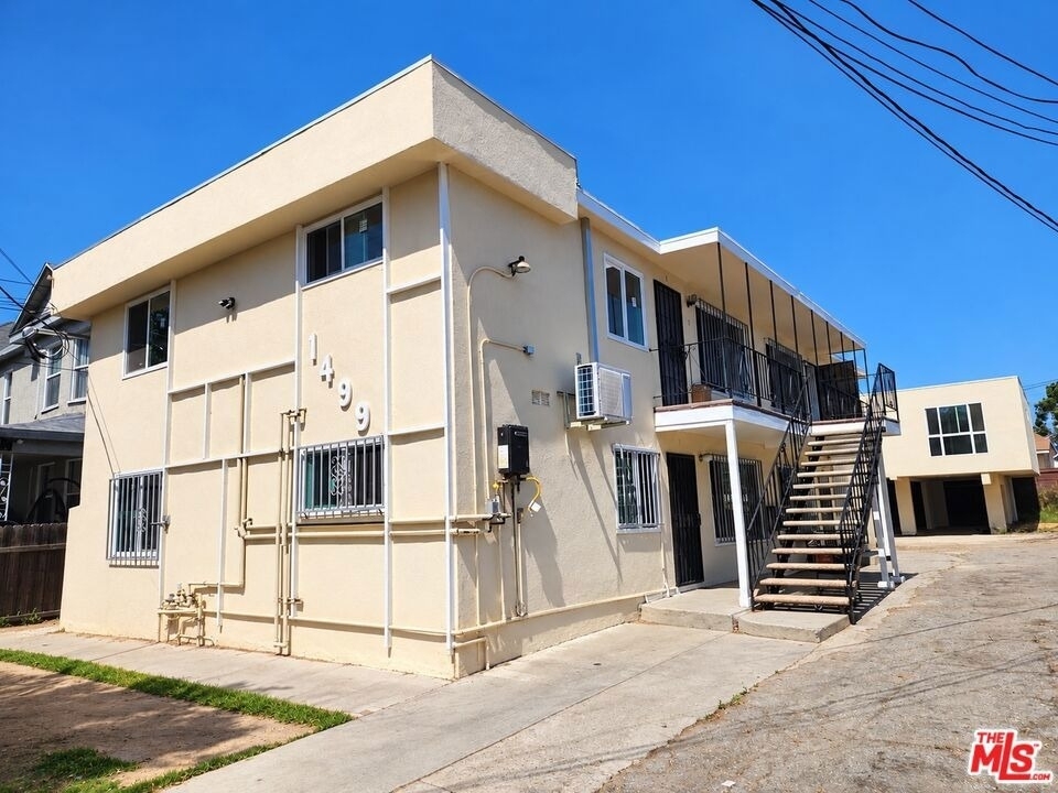 1499 W 35th Place - Photo 0