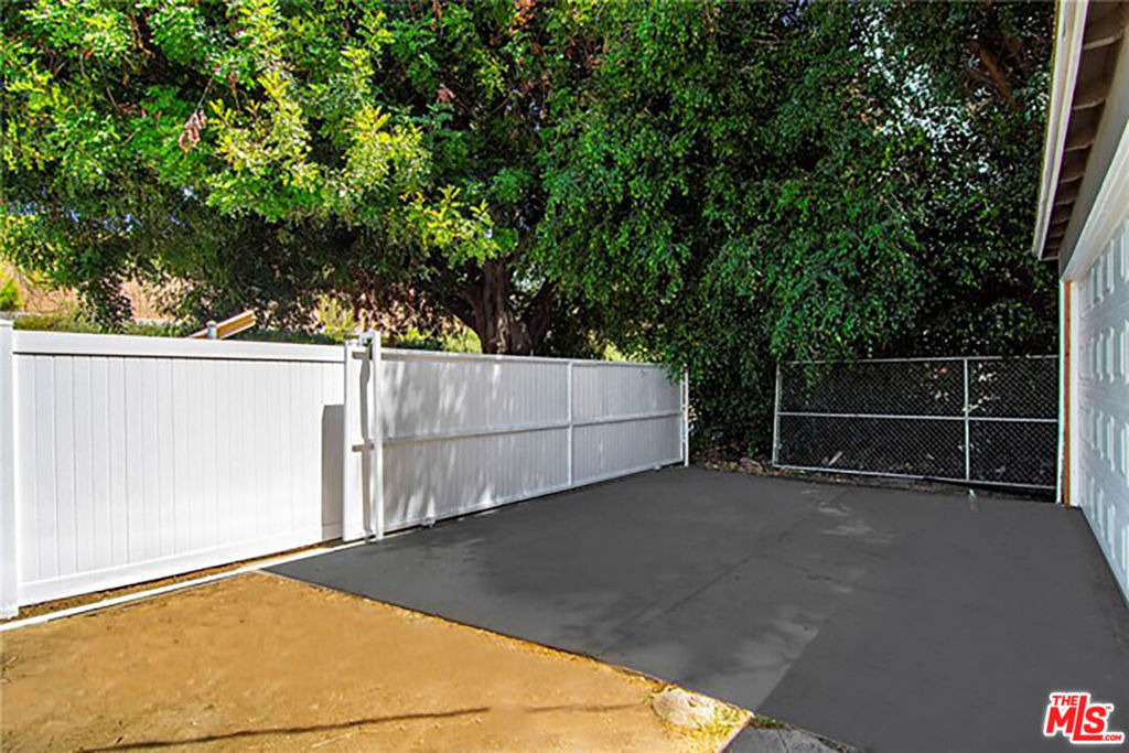 11250 Mississippi Avenue - Photo 18
