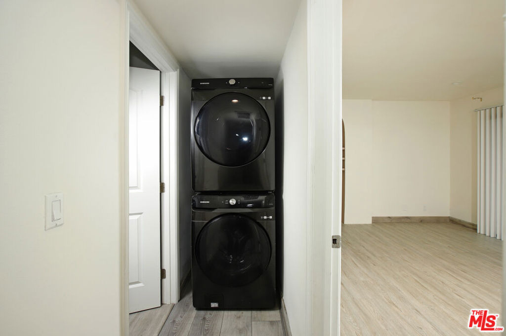 10214 Samoa Avenue - Photo 12