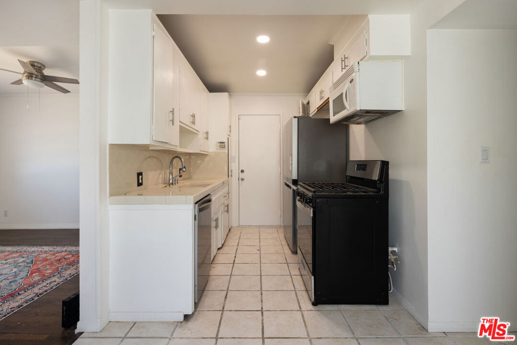 12844 Short Avenue - Photo 5