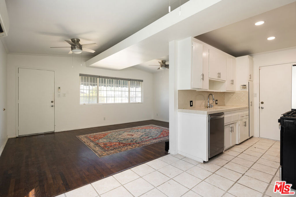 12844 Short Avenue - Photo 2