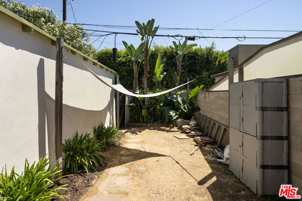 12844 Short Avenue - Photo 12