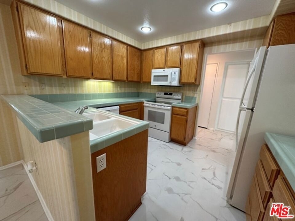 5515 Trevino Way - Photo 8