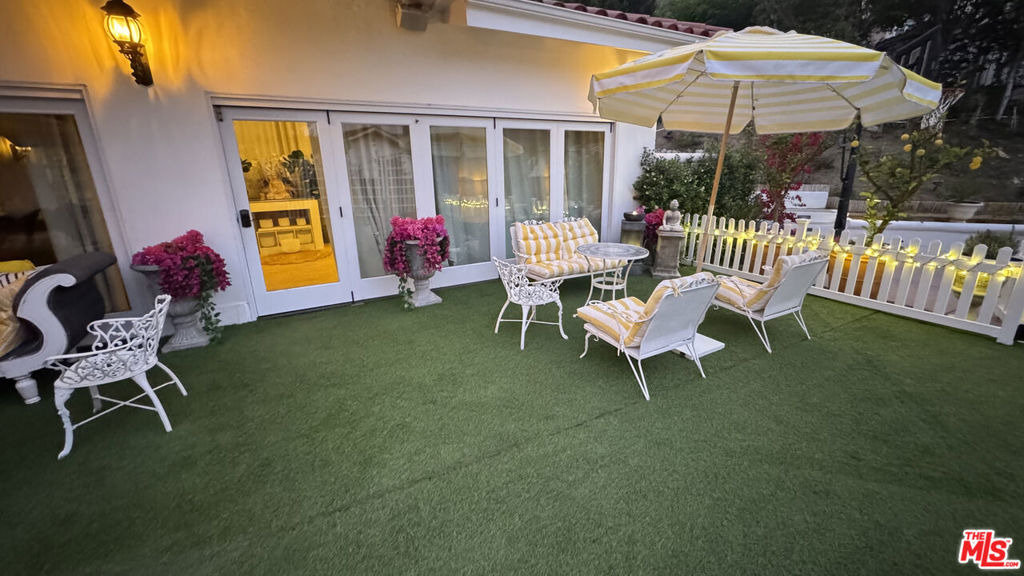 1423 Floresta Place - Photo 8