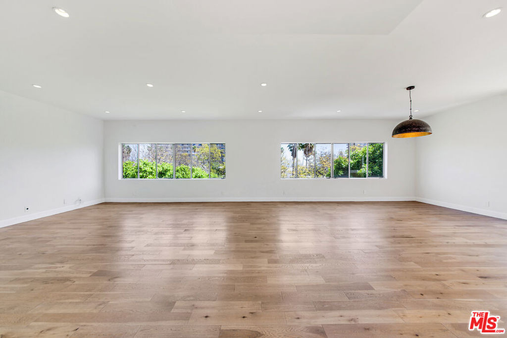 339 N Oakhurst Drive - Photo 4