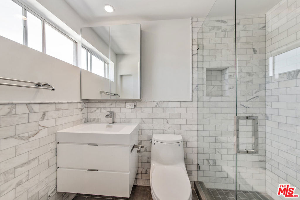 339 N Oakhurst Drive - Photo 16