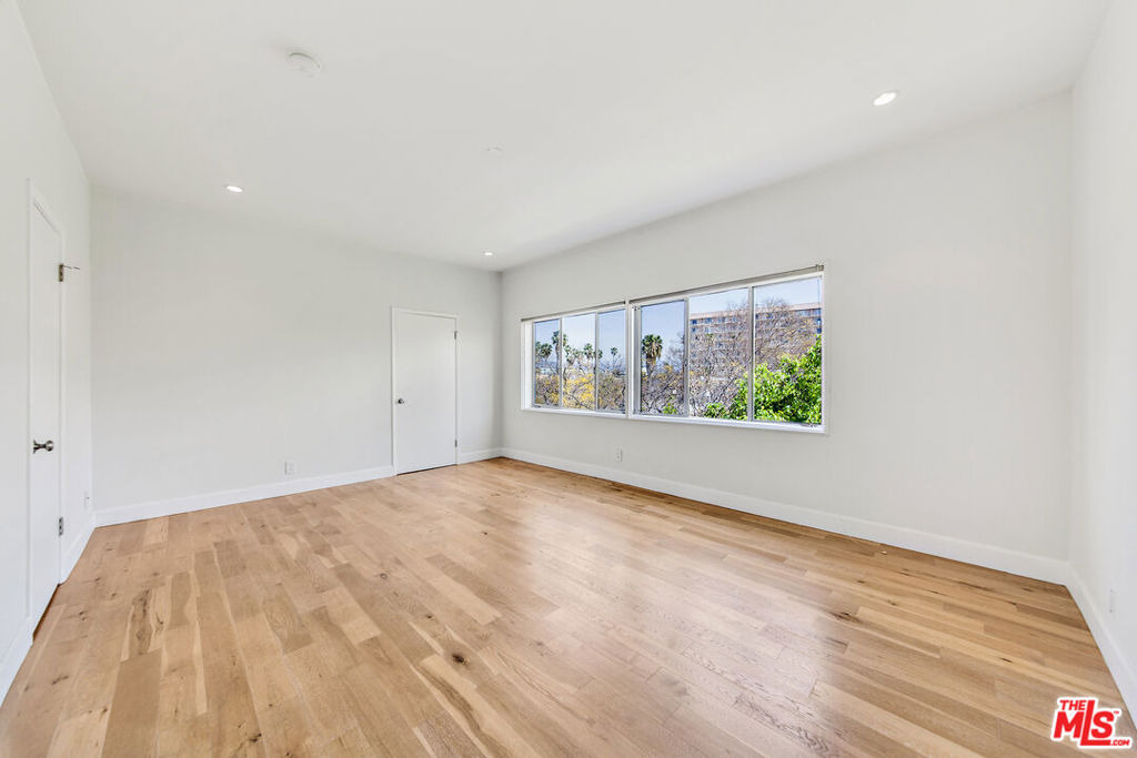 339 N Oakhurst Drive - Photo 7