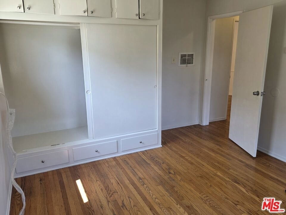 1532 N Harvard Boulevard - Photo 9