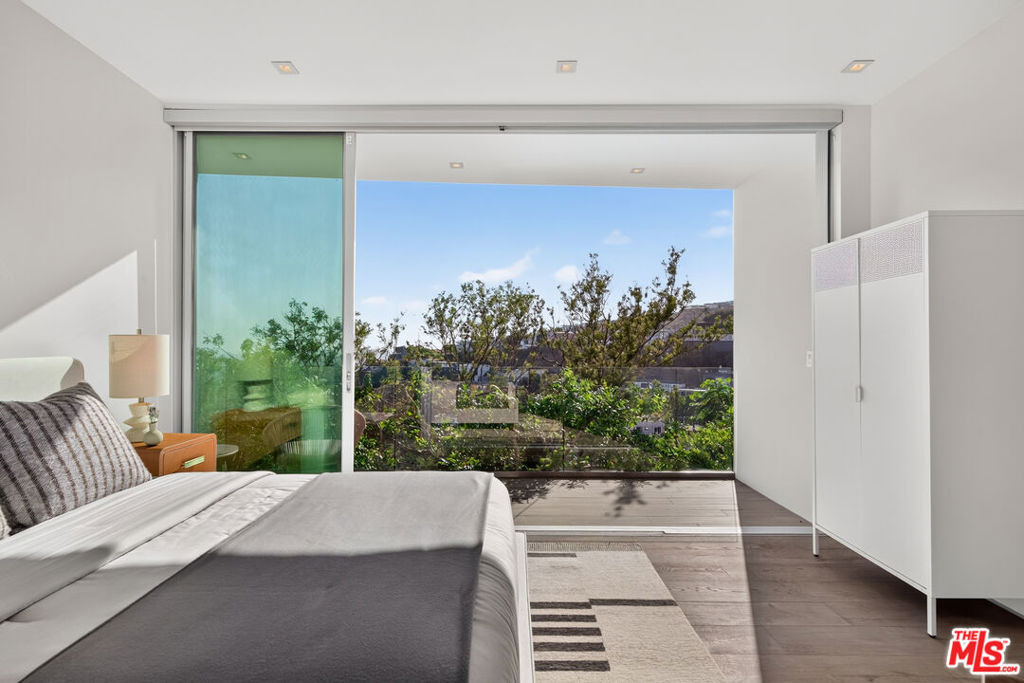 8760 Hollywood Boulevard - Photo 29