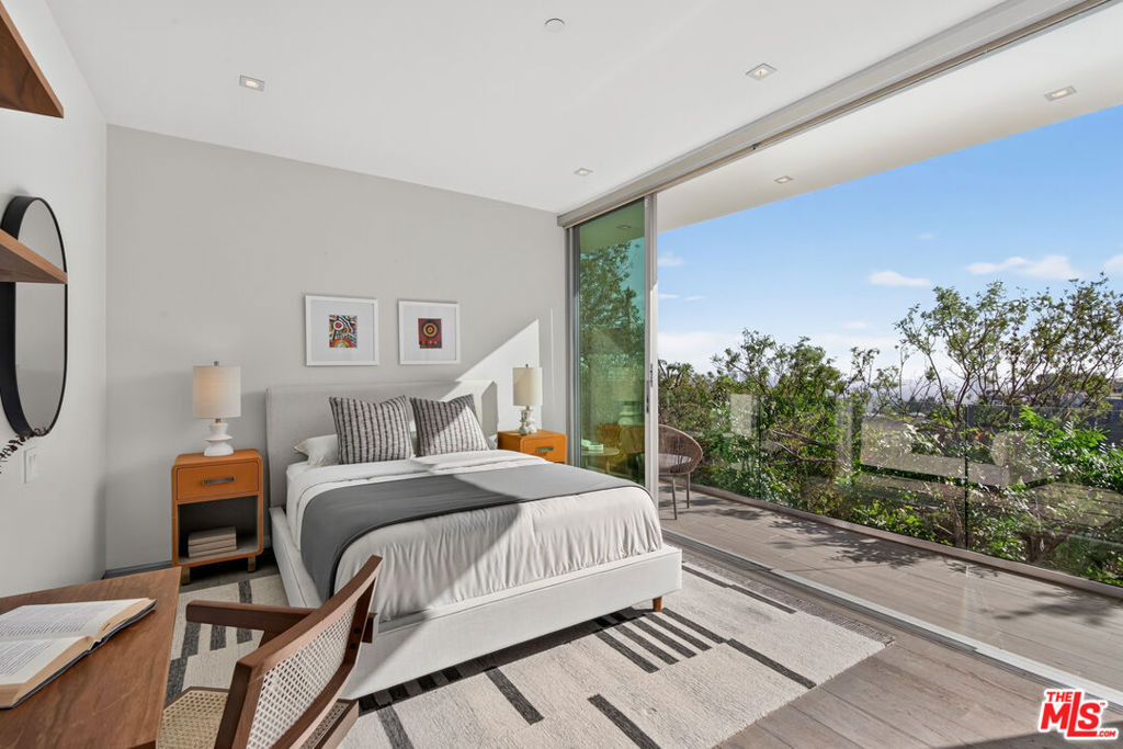 8760 Hollywood Boulevard - Photo 28