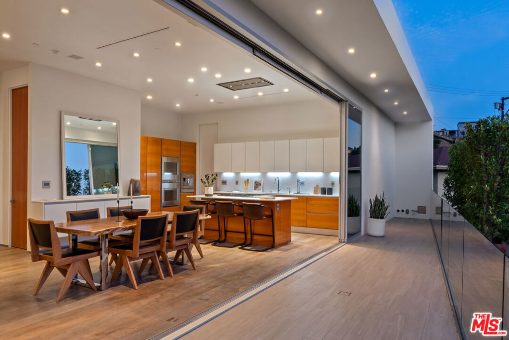 8760 Hollywood Boulevard - Photo 38