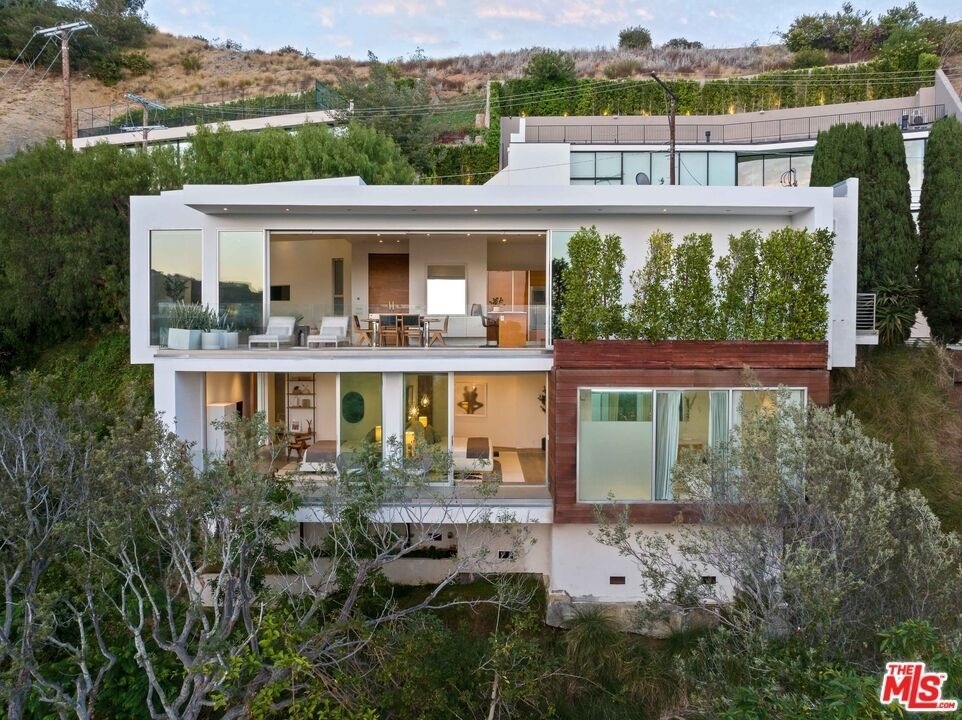 8760 Hollywood Boulevard - Photo 39