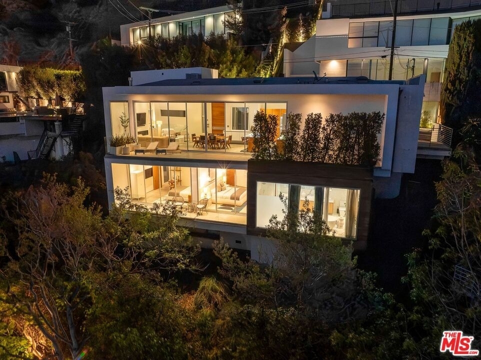 8760 Hollywood Boulevard - Photo 45
