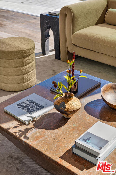 8760 Hollywood Boulevard - Photo 8