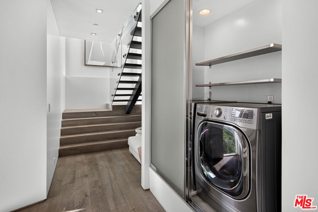 8760 Hollywood Boulevard - Photo 18
