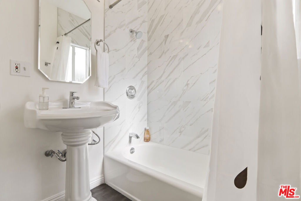 838 N Sycamore Avenue - Photo 5