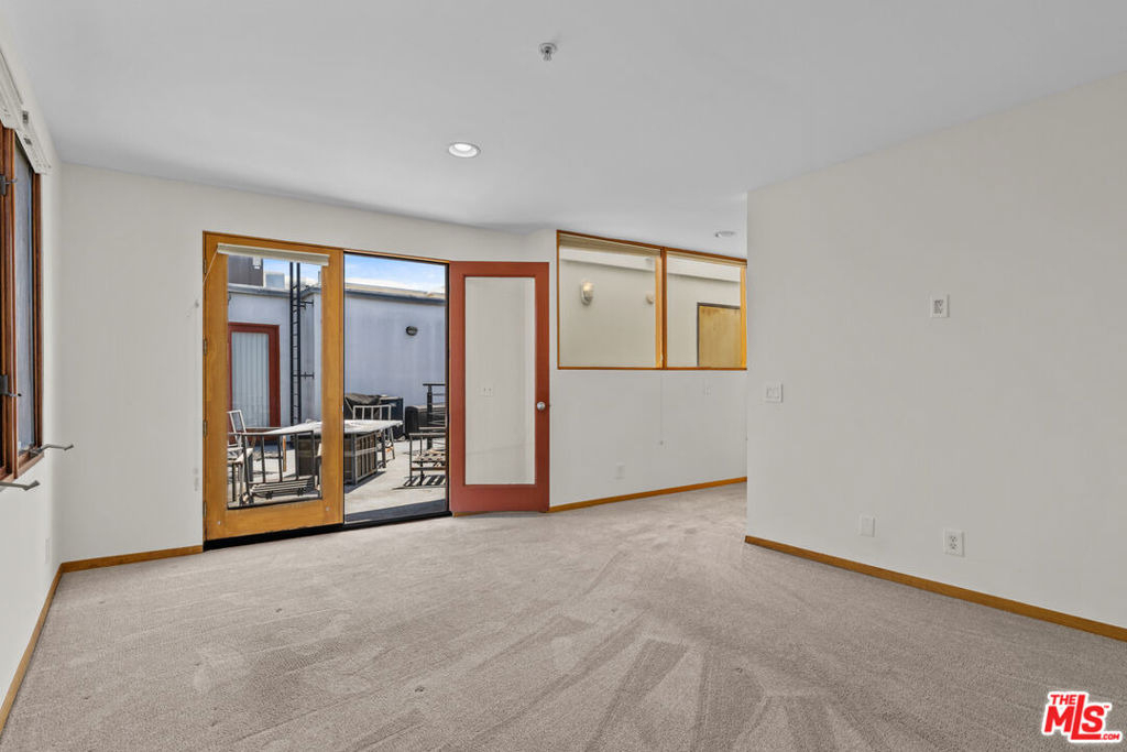 343 Rennie Avenue - Photo 10