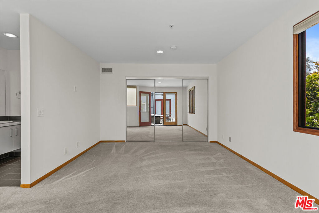 343 Rennie Avenue - Photo 9