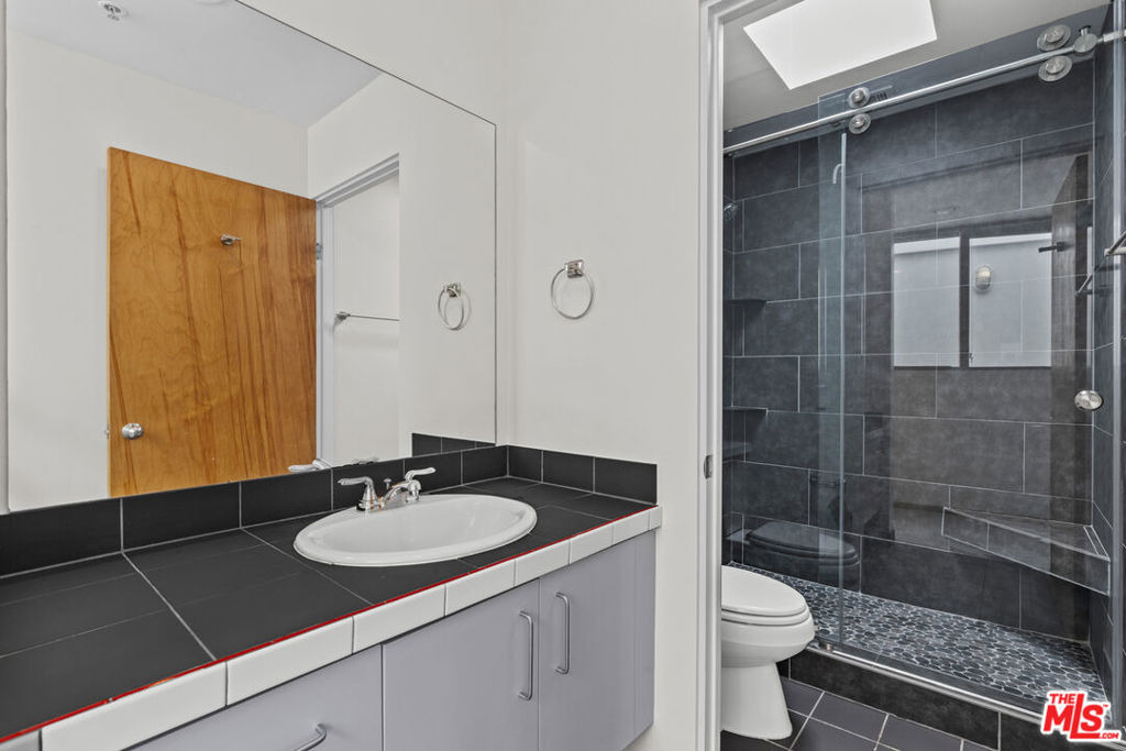 343 Rennie Avenue - Photo 11